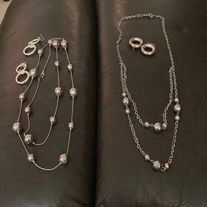MAKE AN OFFER 

Necklace & earring sets, costume jewelry.